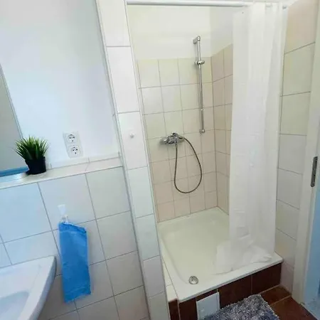 Apartment Schoenes Bungalow, Check-in Kontaktlos, Zentral