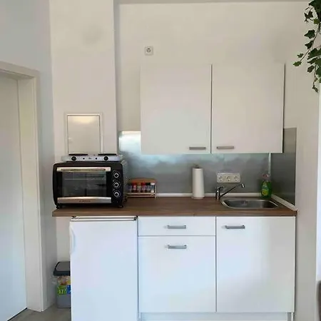 Apartment Schoenes Bungalow, Check-in Kontaktlos, Zentral Duisburg
