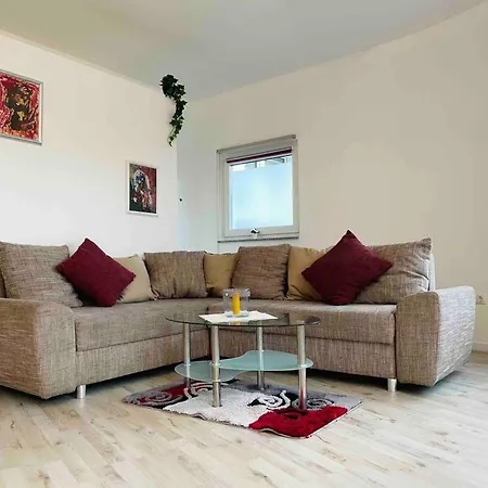 Schoenes Bungalow, Check-in Kontaktlos, Zentral *
